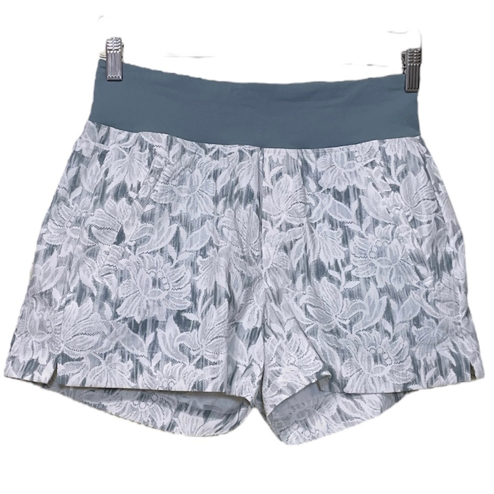 Athleta Trekkie North Short Ethereal Bloom Magnolia White Floral Boho Size 2 - Picture 7 of 15